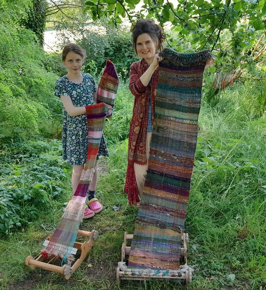 Lea and Elfie dynamic weaving duo