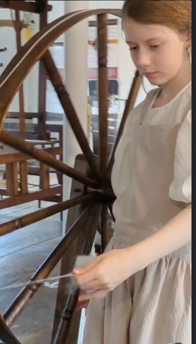 Elfie - spinning